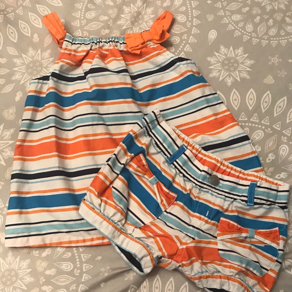 Gymboree beautiful top and shorts set